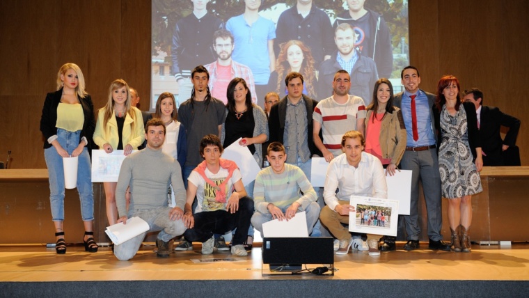 Urratsak 2015, más de mil personas abarrotan el auditorio del BEC