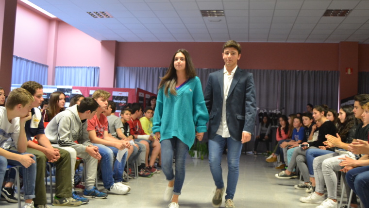 Desfile de moda solidaria en Somorrostro