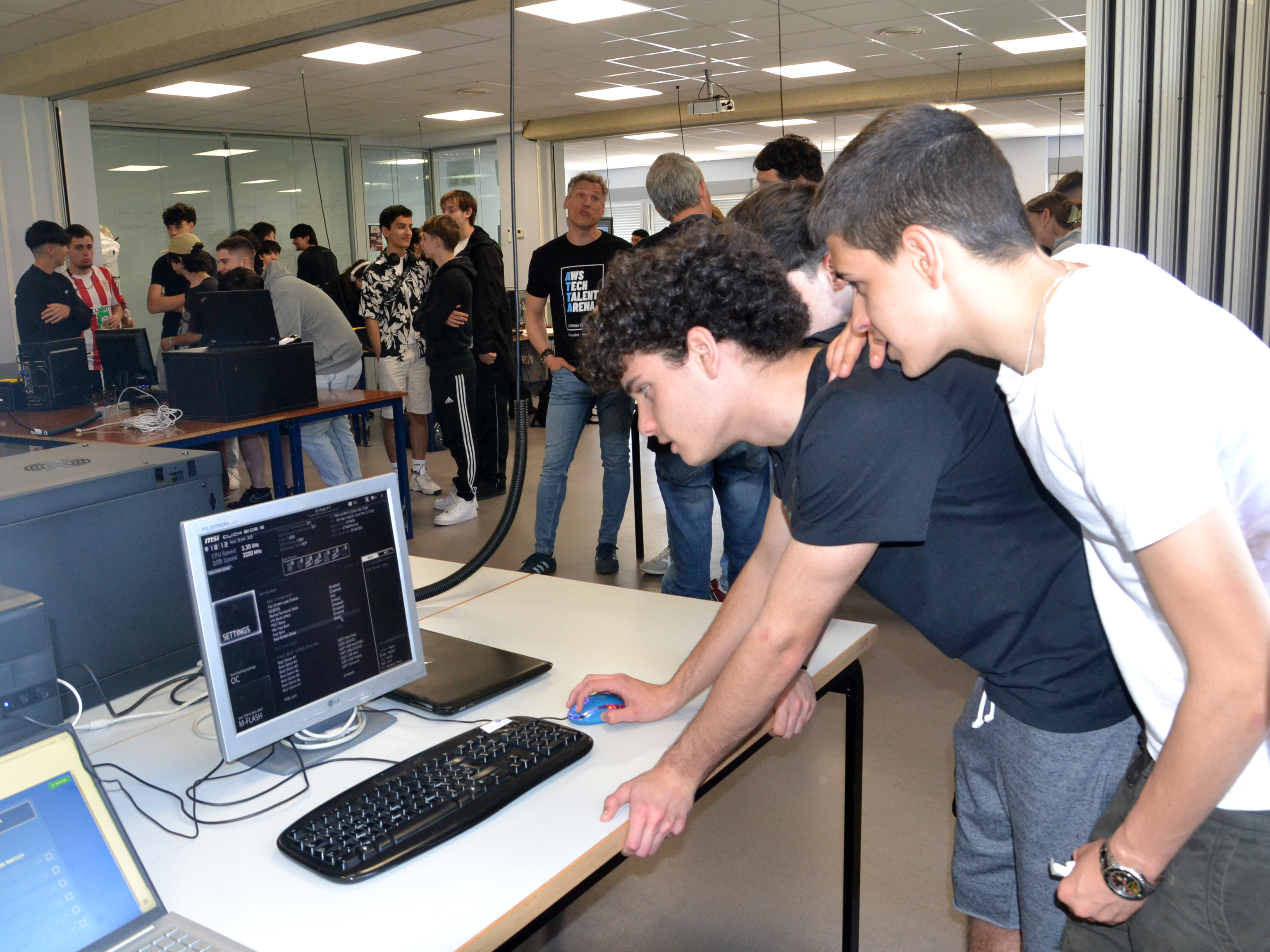 Somorrostro acoge un nuevo entrenamiento del reto AWS Tech Talent Arena 2025