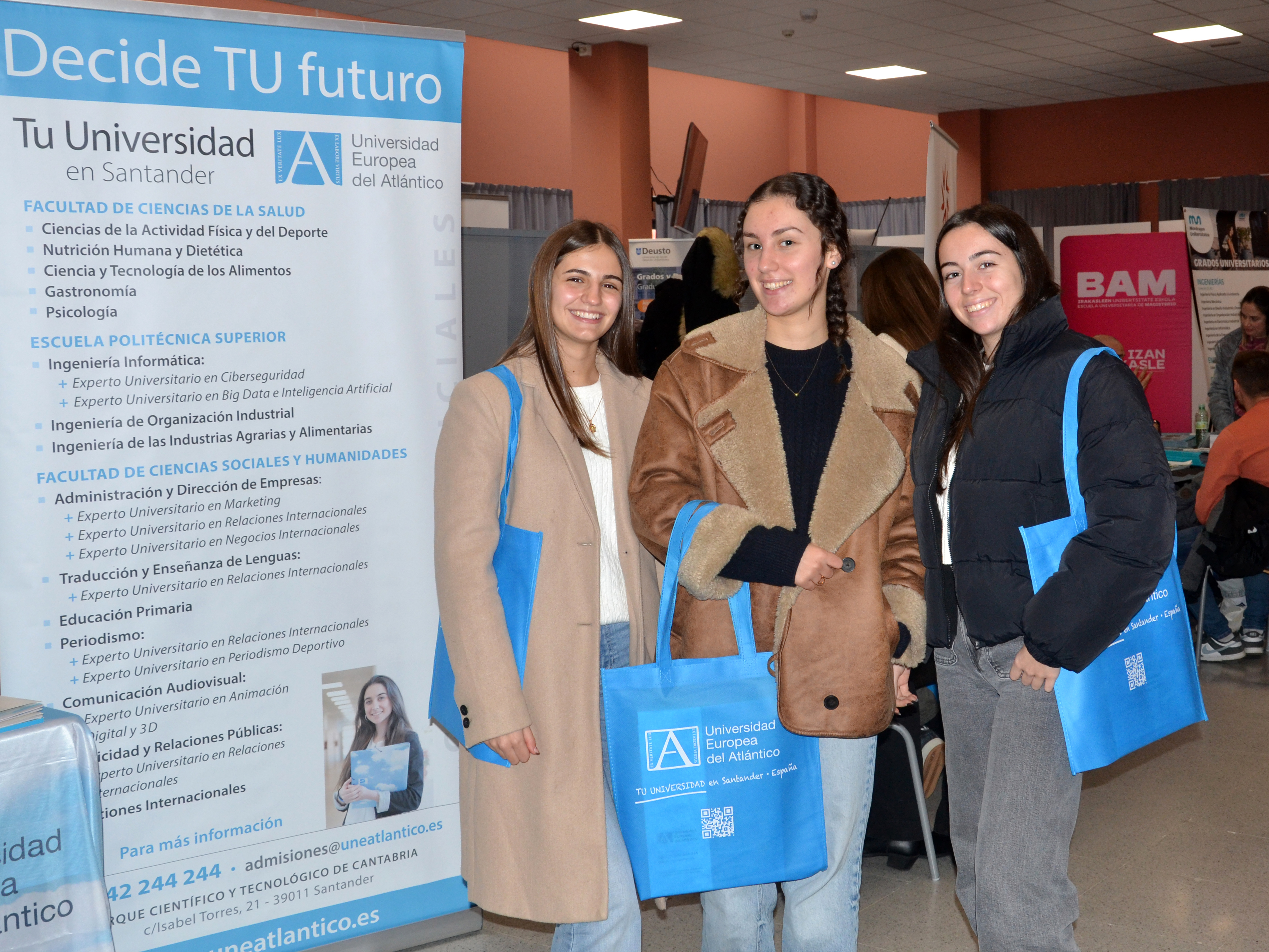 XI Feria de Orientación Universitaria en Somorrostro: un puente hacia el futuro académico de nuestro alumnado