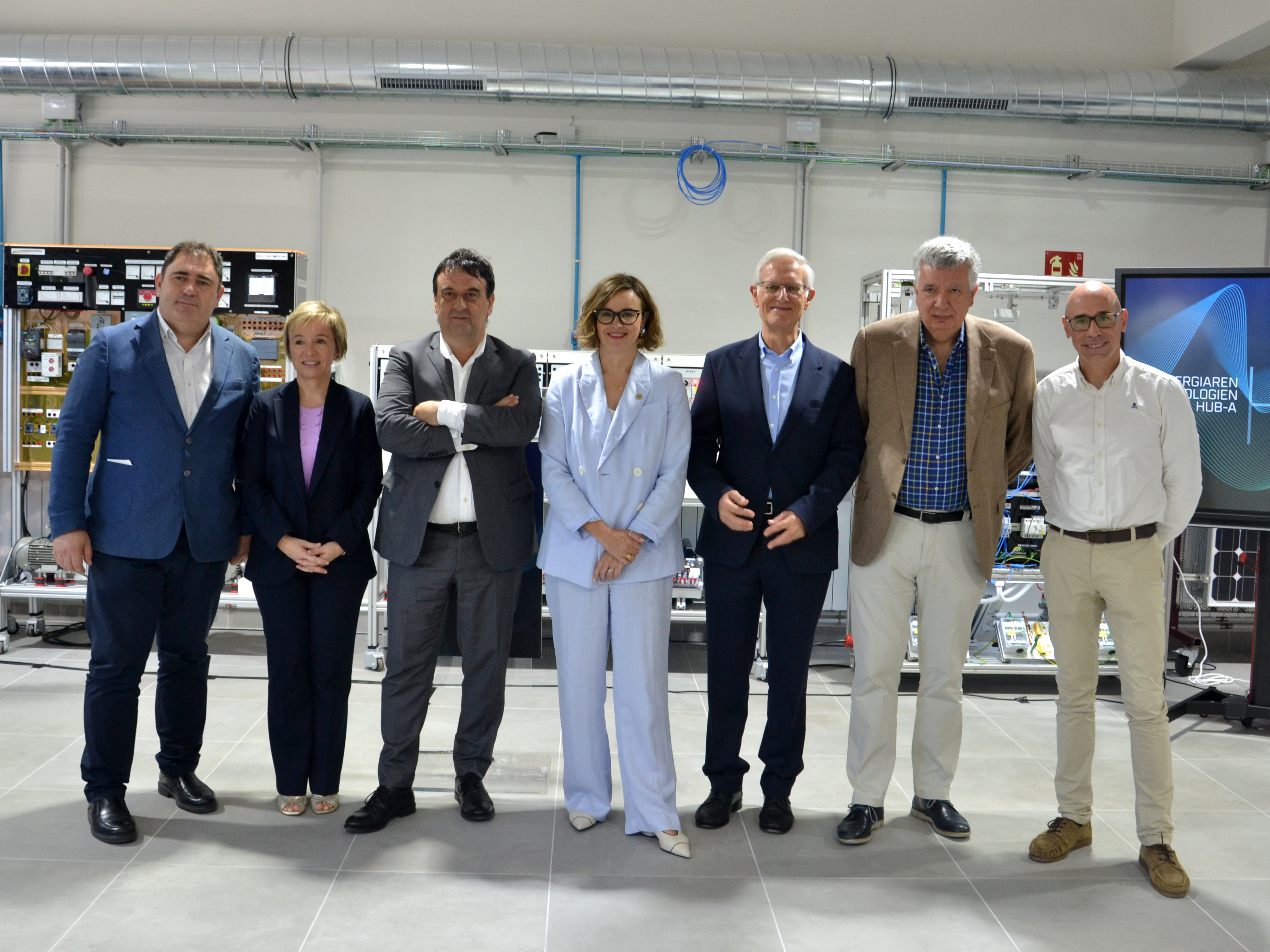 Elixabete Etxanobe inaugura el nuevo HUB de Tecnologías de la Energía del Centro Formación Somorrostro